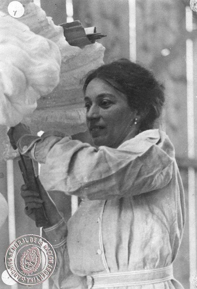 Lola Mora