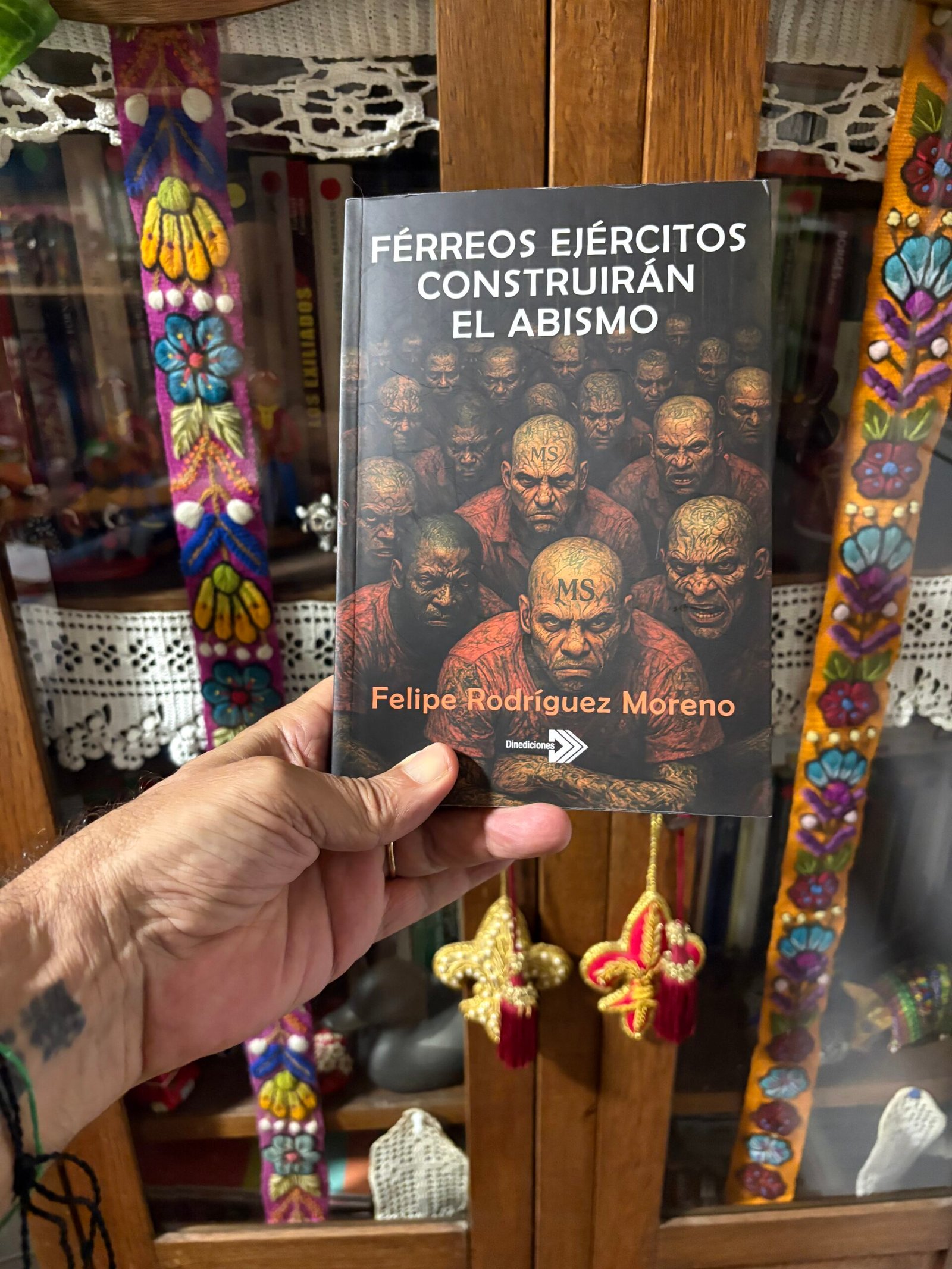 Férreos ejércitos construirán el abismo – Felipe Rodríguez Moreno